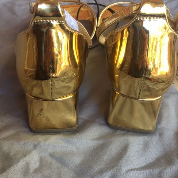 Gold Sandals - Picture 5 of 7